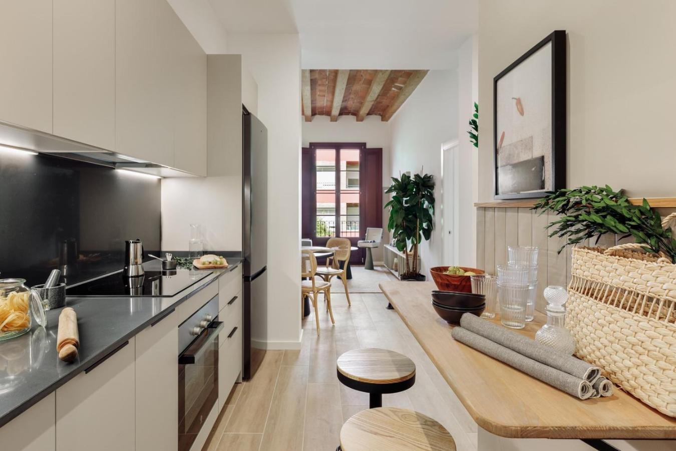 Castell - 2 Bedrooms And Balcony In Sant Antoni Appartamento Barcellona
